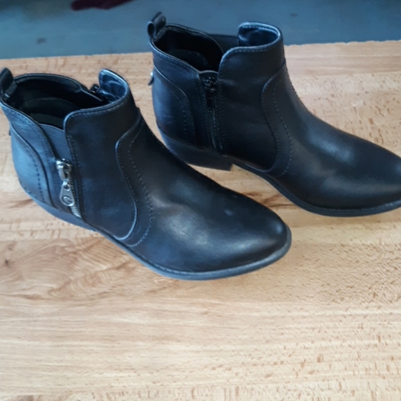 G by Guess size 5 1/2M (SKU PR) - Picture 2 of 5